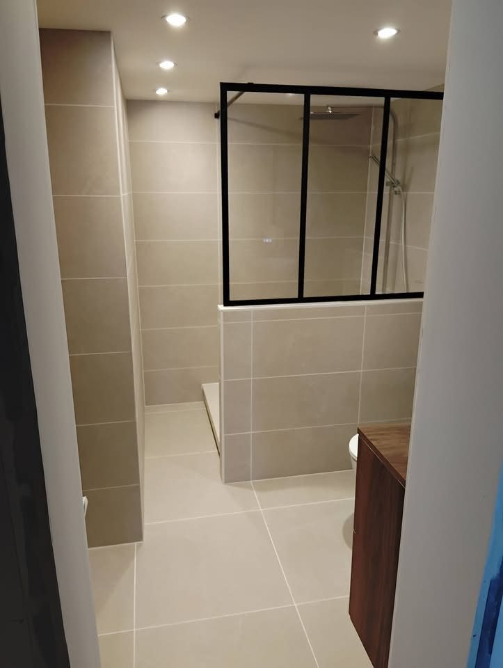 Douche avec verrière